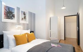 Ultra Central Large Stylish Apartment