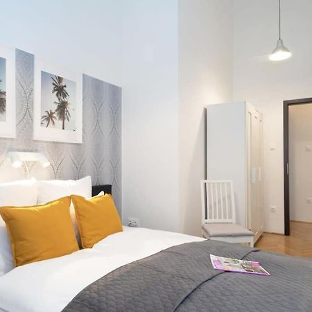 Ultra Central Large Stylish Apartment Budapest Esterno foto