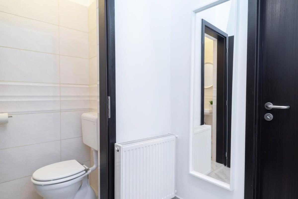 Ultra Central Large Stylish Apartment Budapest Esterno foto