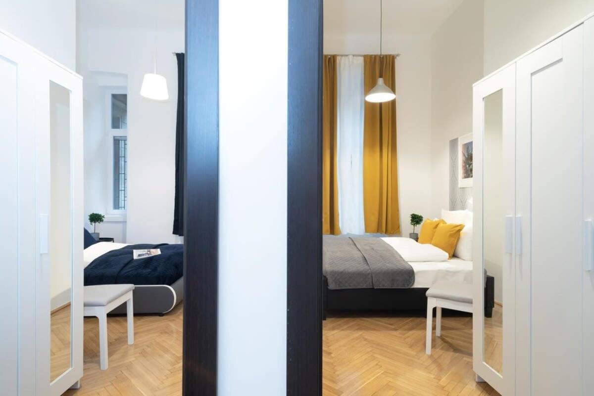 Ultra Central Large Stylish Apartment Budapest Esterno foto