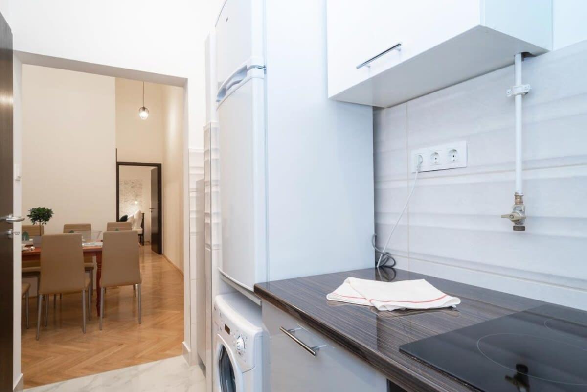 Ultra Central Large Stylish Apartment Budapest Esterno foto